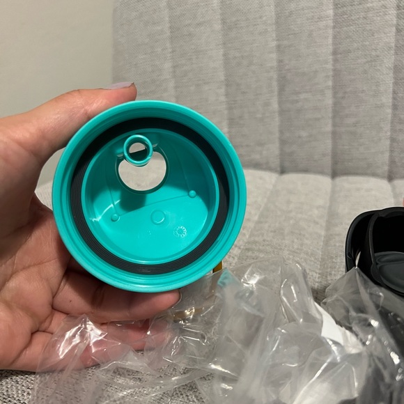 NWT lot of 3 Owala Spare Lids - Hyper Flamingo , Very Very Dark , Hint of Grape - Picture 6 of 8